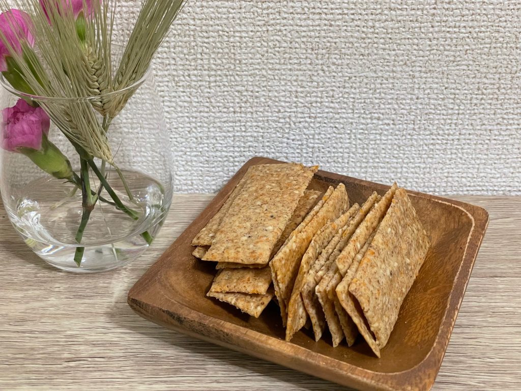 Sourdough Discard Crackers サワードウ余り種クラッカー　ゴマチーズ